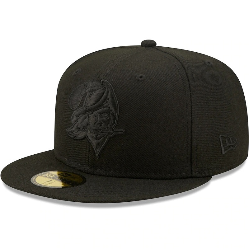 New Era Tampa Bay Buccaneers Black on Black Alternate Historic Logo 59FIFTY Fitted Hat