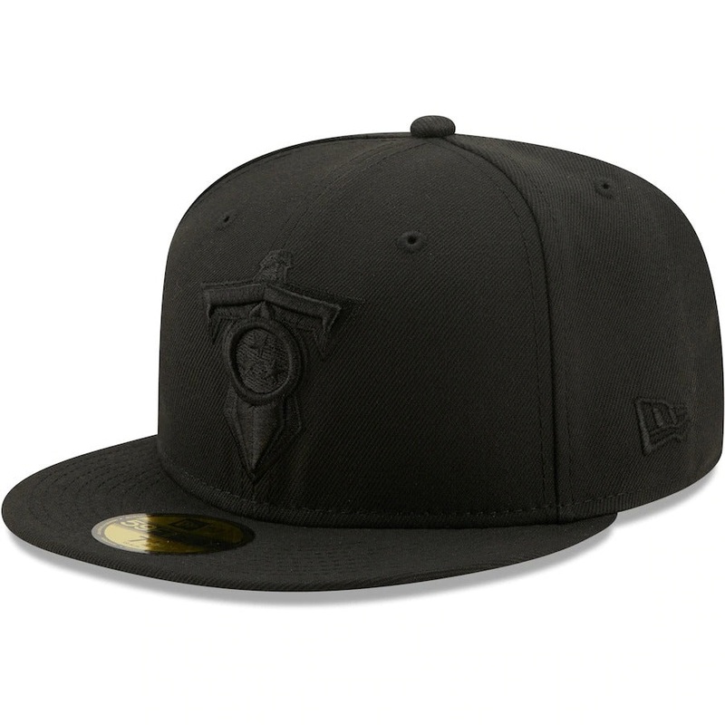 New Era Tennessee Titans Black on Black Alternate Logo 59FIFTY Fitted Hat