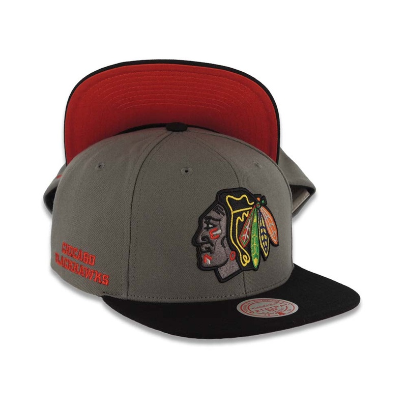 Chicago Blackhawks Mitchell & Ness NHL Snapback Cap Hat Dark Gray Crown Black Visor Team Color Logo Red UV