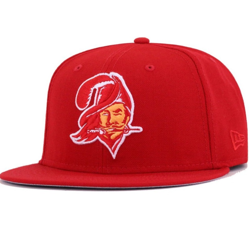 New Era Tampa Bay Buccaneers Legacy Scarlet 59FIFTY Fitted Hat