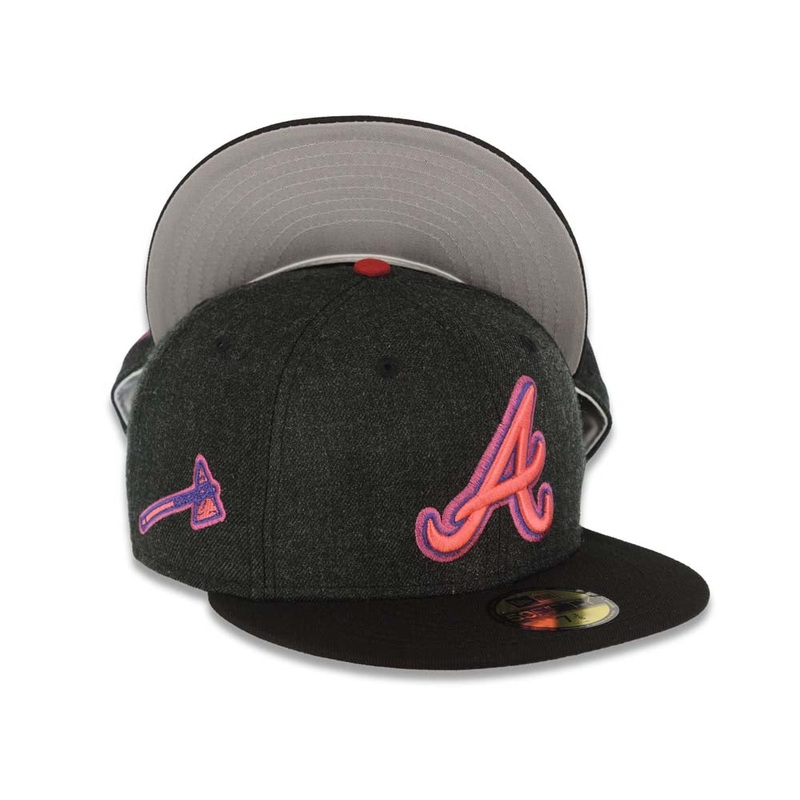 Atlanta Braves New Era MLB 59FIFTY 5950 Fitted Cap Hat Heather Black Crown Black Visor Lava Red/Purple Logo Tomahawk Side Patch Gray UV