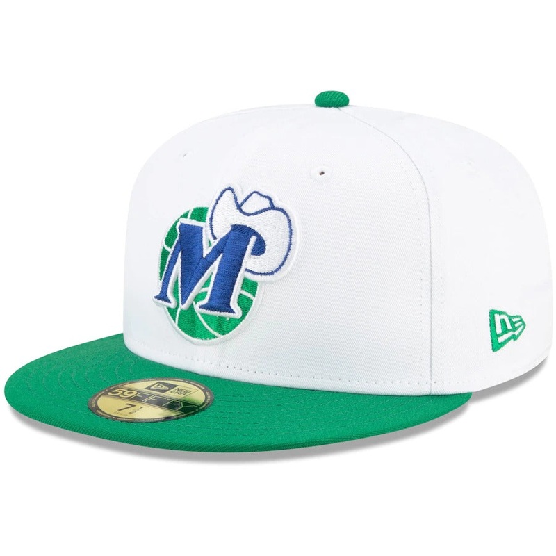New Era Dallas Mavericks White/Kelly Green Hardwood Classics 59FIFTY Fitted Hat