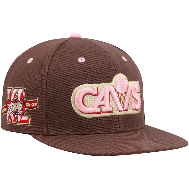 Mitchell & Ness Cleveland Cavaliers Brown 40th Anniversary Hardwood Classics Brown Sugar Bacon Fitted Hat
