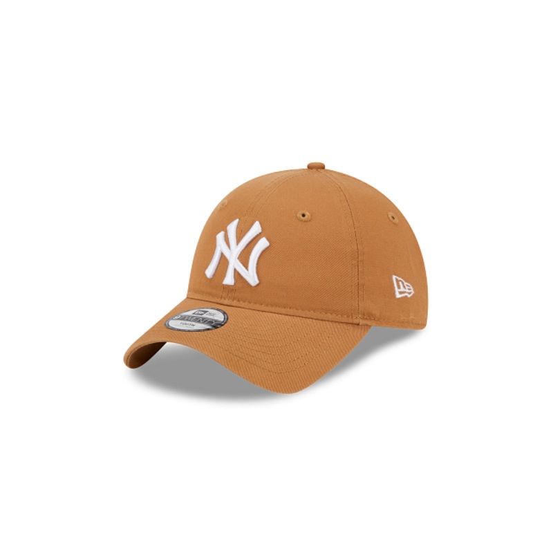 (Youth) New York Yankees New Era MLB 9TWENTY 920 Adjustable Cap Hat Light Brown Crown White Visor Red/Black Logo