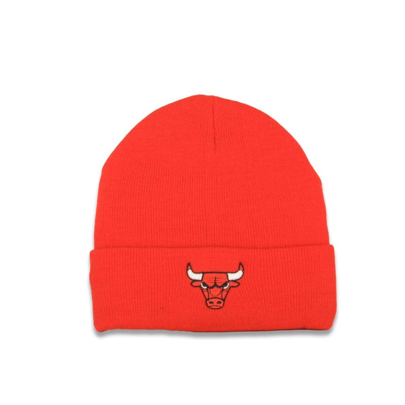 Chicago Bulls New Era NBA Basic Cuffed Beanie/Knit Red Crown/Visor Team Color Logo