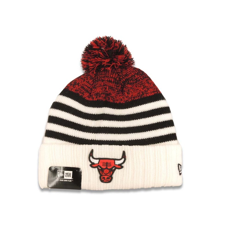 Chicago Bulls New Era NBA Cuffed Pom Beanie/Knit Hat Black/Red/White Crown/Visor Team Color Logo (Snow Fall)