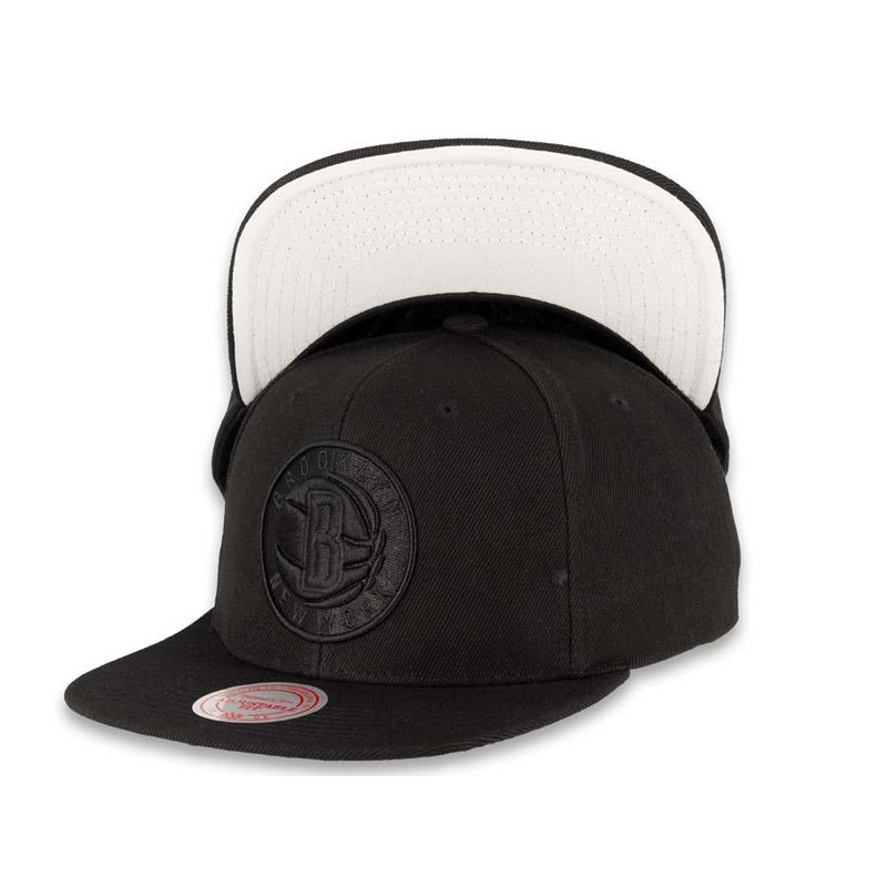 Brooklyn Nets Mitchell & Ness Snapback Blackout Pop Under White UV