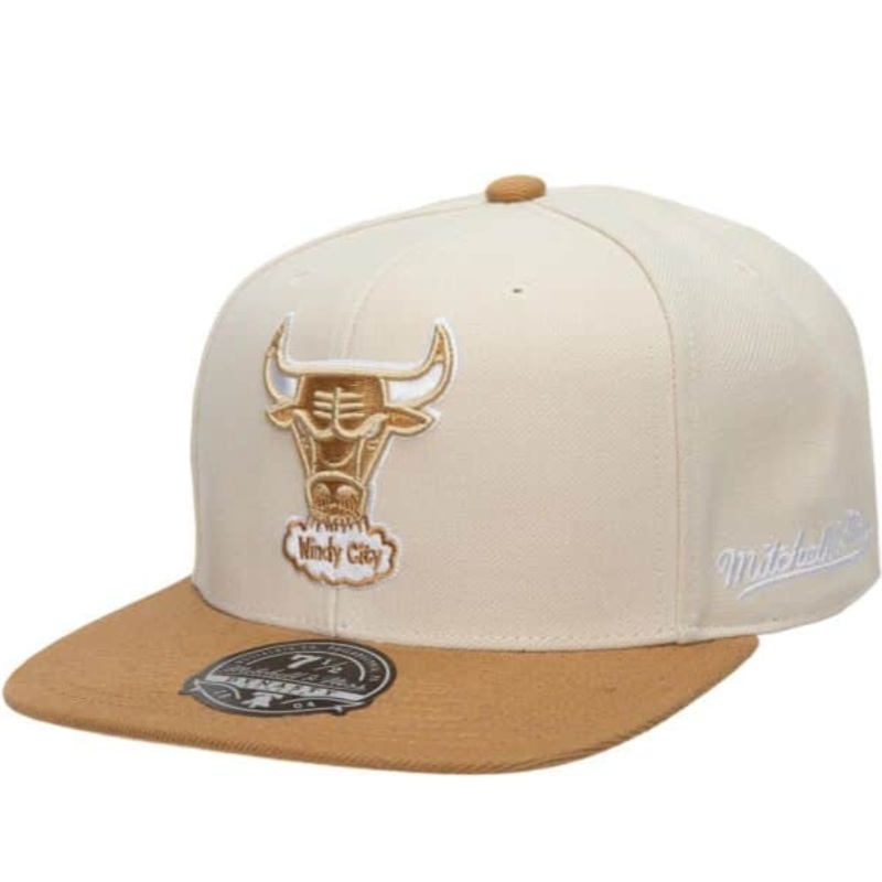 Mitchell & Ness Chicago Bulls Sandman Cream/Light Brown Hardwood Classics Fitted Hat