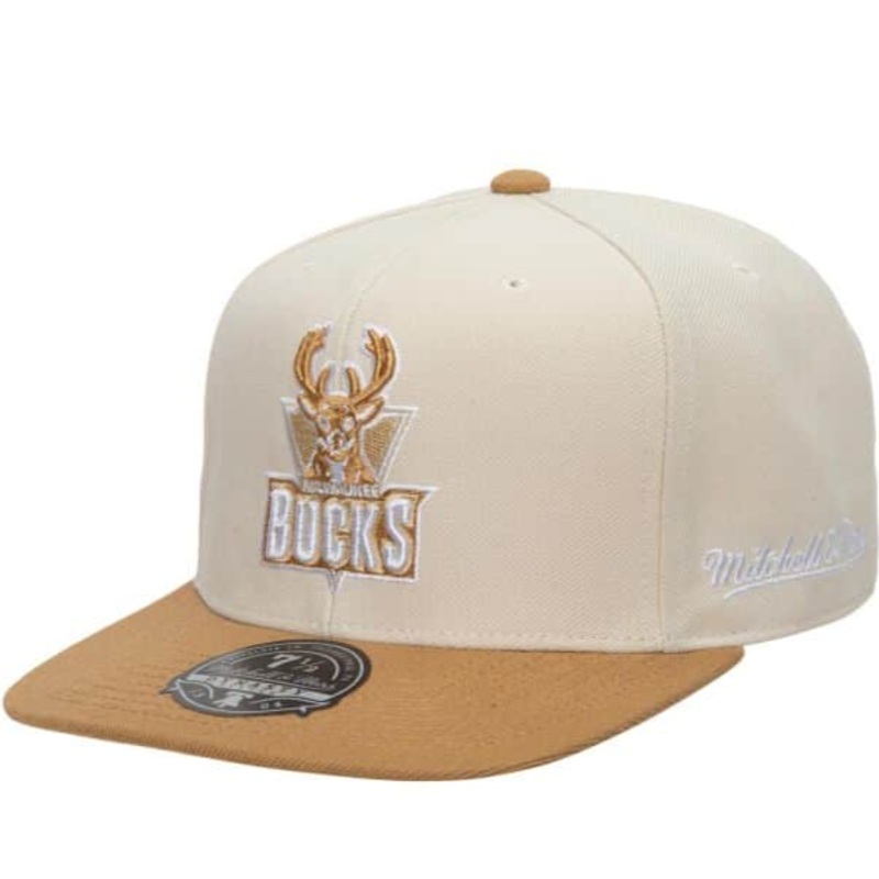 Mitchell & Ness Milwaukee Bucks Sandman Cream/Light Brown Hardwood Classics Fitted Hat