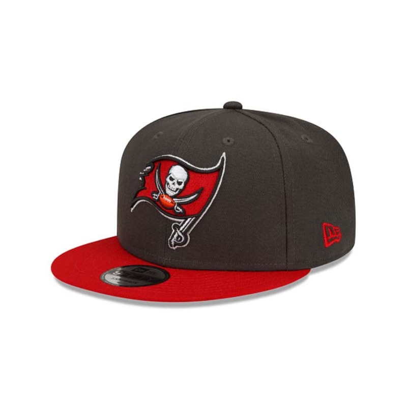 Tampa Bay Buccaneers New Era NFL 9FIFTY 950 Snapback Cap Hat Dark Gray Crown Red Visor Team Color Logo