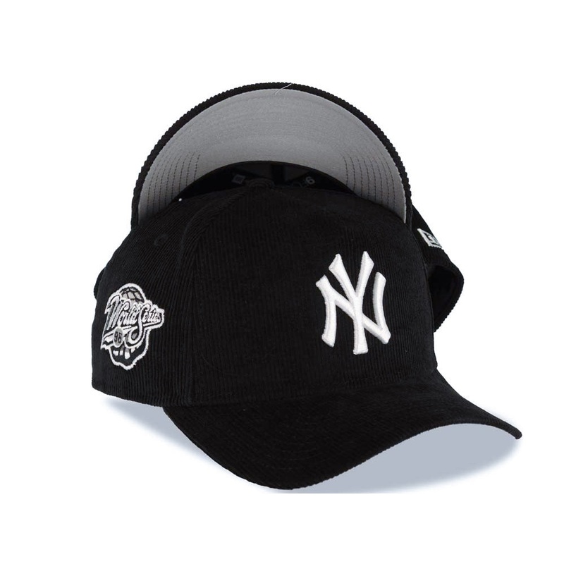 (Corduroy) New York Yankees New Era MLB 9FORTY 940 Adjustable A-Frame Cap Hat Black Crown/Visor White Logo 1998 World Series Side Patch Gray UV