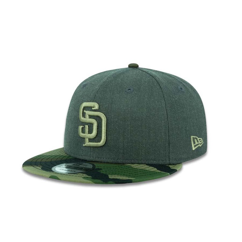 San Diego Padres New Era MLB 9FIFTY 950 Snapback Cap Hat Heather Dark Gray Crown Camo Visor Green Logo