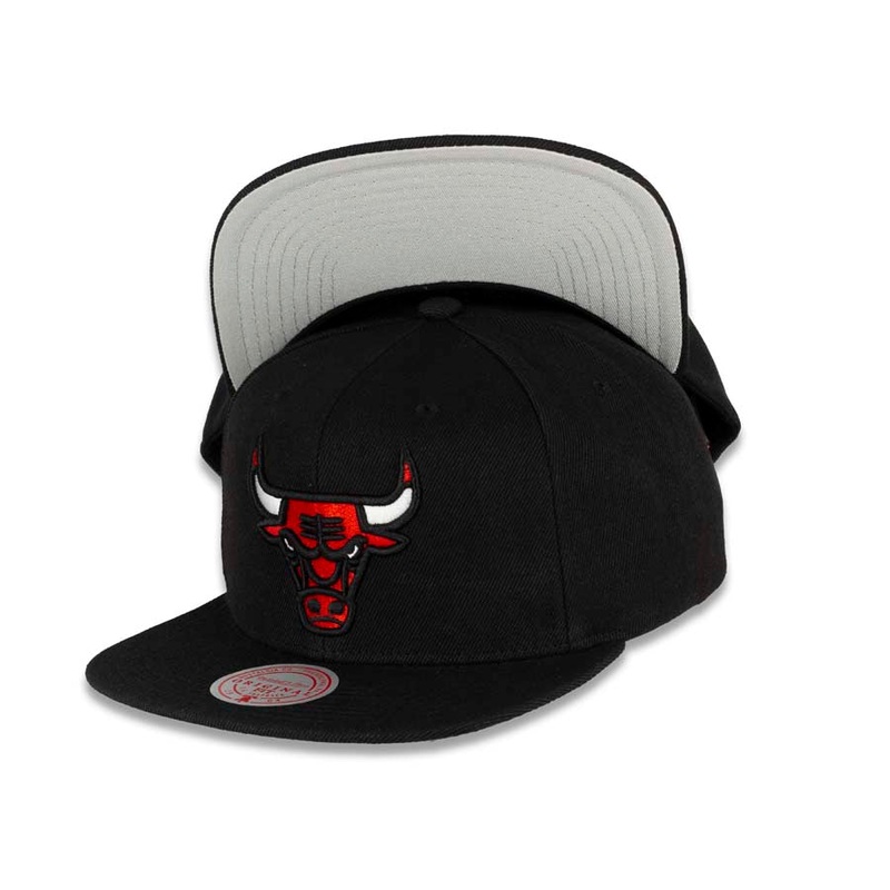 Chicago Bulls Mitchell & Ness NBA Snapback Cap Hat Black Crown/Visor Team Color Logo