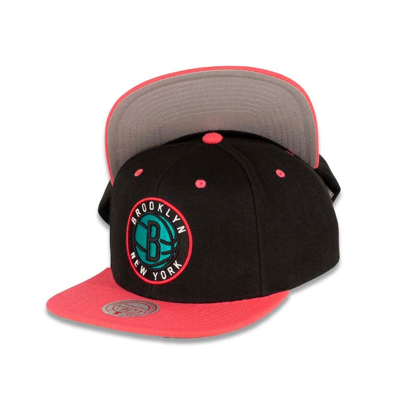 Brooklyn Nets Mitchell & Ness NBA Snapback Cap Hat Black Crown Pink Visor Team Color Logo (Santa Ana)