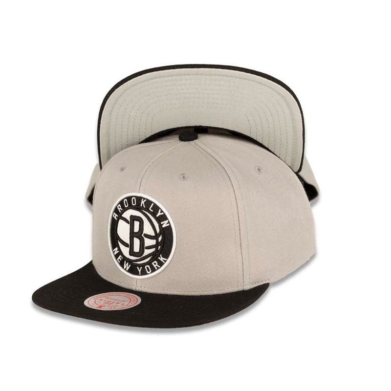 Brooklyn Nets Mitchell & Ness NBA Snapback Cap Hat Gray Crown Black Visor Team Color Logo
