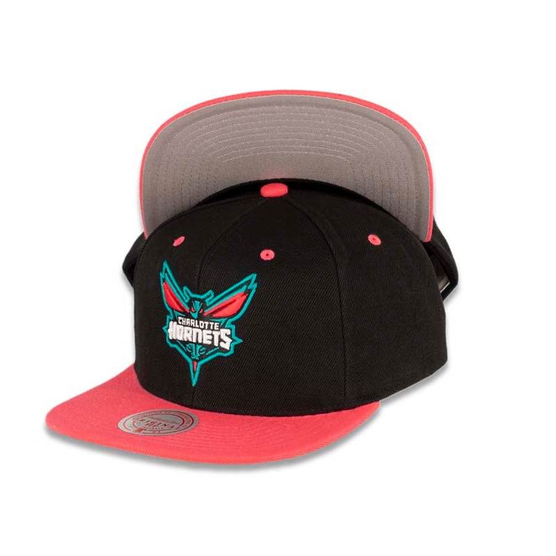 Charlotte Hornets Mitchell & Ness NBA Snapback Cap Hat Black Crown Pink Visor Team Color Logo (Santa Ana)