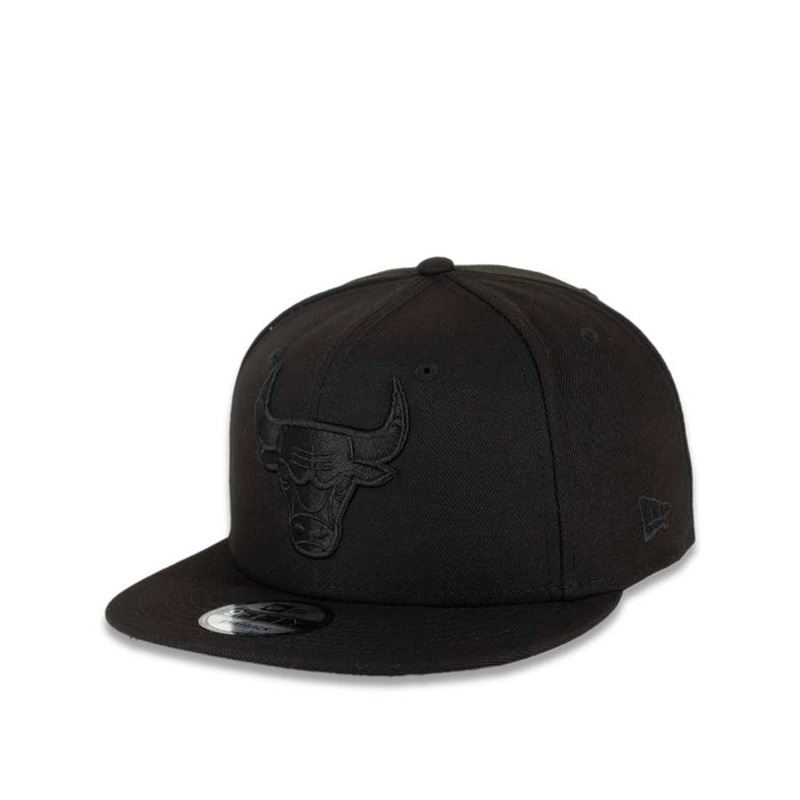 Chicago Bulls New Era NBA 9FIFTY 950 Snapback Cap Hat Black Crown/Visor Black Logo
