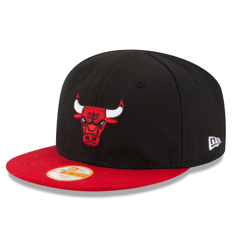 (Infant) Chicago Bulls New Era NBA 9FIFTY 950 Adjustable Cap Hat Black Crown Red Visor Team Color Logo (My 1st First)