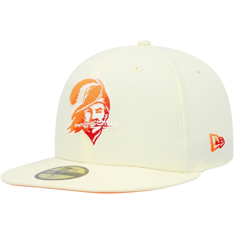 New Era Tampa Bay Buccaneers Alt 2 Cream Chrome Color Dim 59FIFTY Fitted Hat