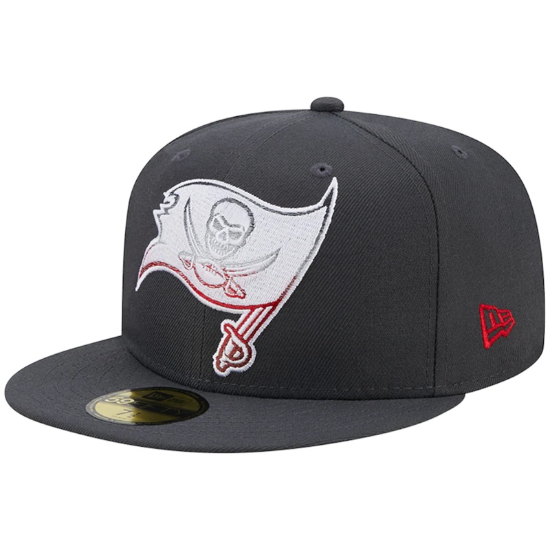 New Era Tampa Bay Buccaneers Graphite Color Dim 59FIFTY Fitted Hat