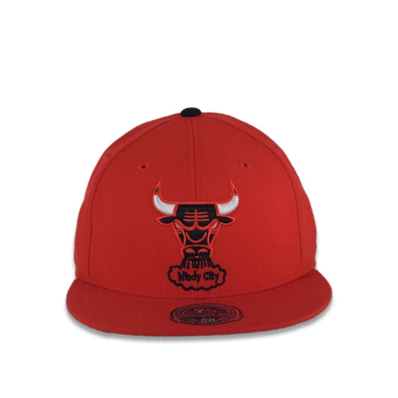 Chicago Bulls Mitchell & Ness NBA Fitted Cap Hat Red Crown/Visor Team Color Logo