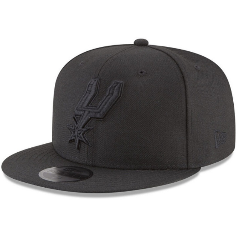 New Era San Antonio Spurs Blackout 59FIFTY Fitted Hat
