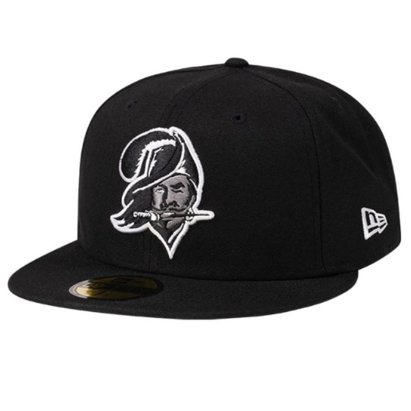 New Era Tampa Bay Buccaneers Throwback Steel Black Edition 59FIFTY Fitted Hat