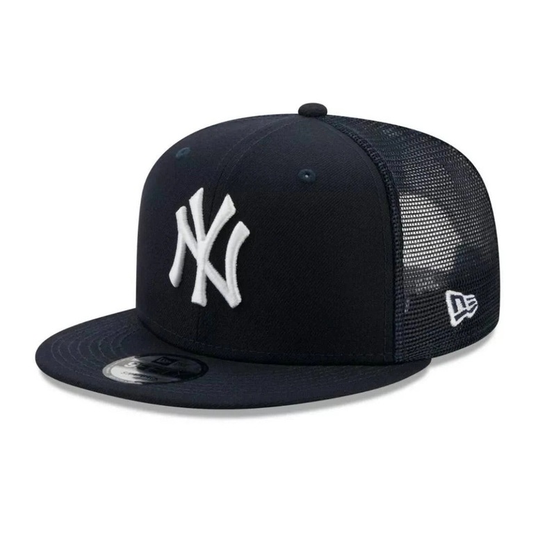 (Youth) New York Yankees New Era MLB Kid 9FIFTY 950 Trucker Mesh Snapback Cap Hat Navy Crown/Visor White Logo