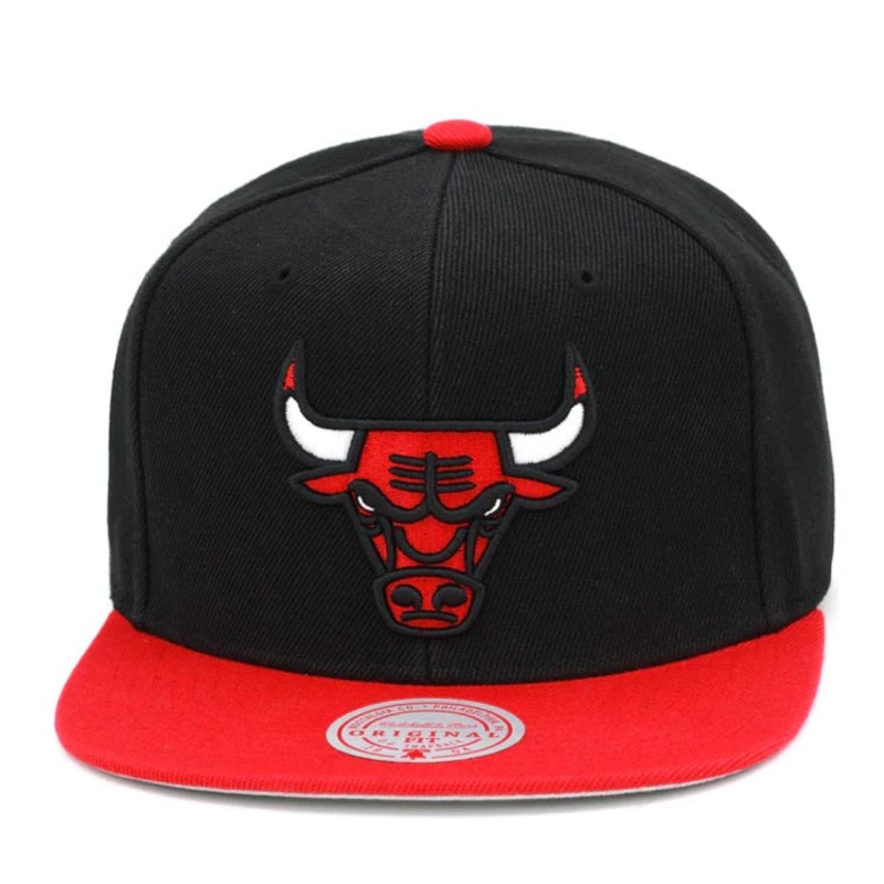 Chicago Bulls Mitchell & Ness NBA Snapback Cap Hat Black Crown Red Visor Team Color Logo