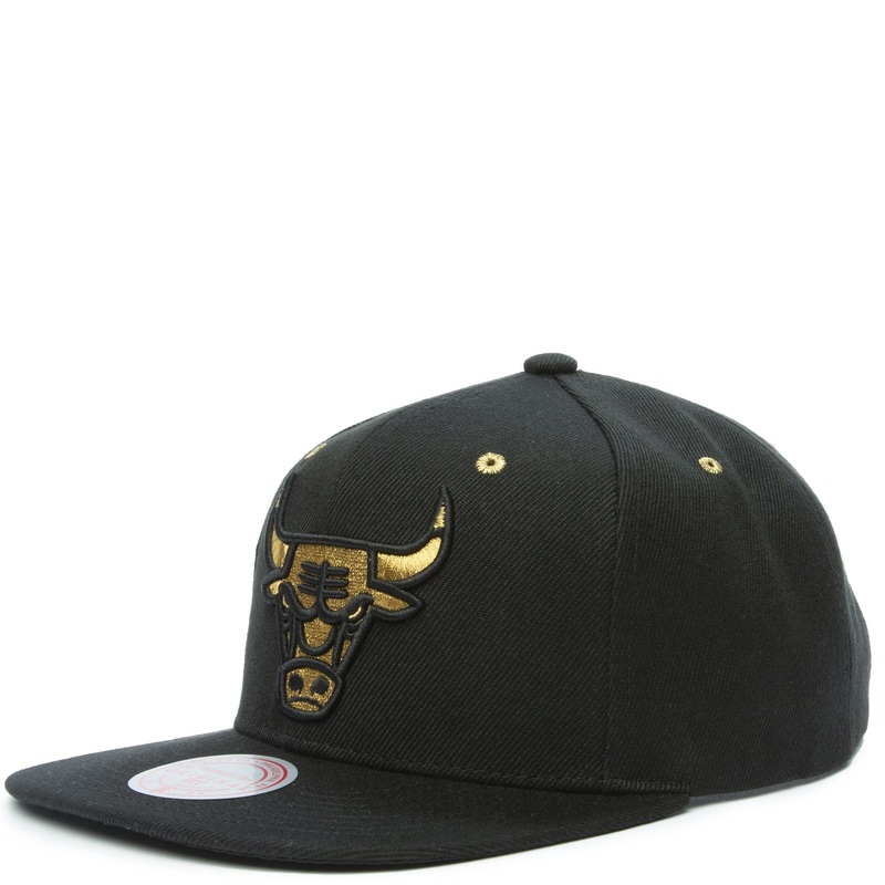 Chicago Bulls Mitchell & Ness NBA Snapback Cap Hat Black Crown/Visor Metallic Gold Logo (Fools Gold)