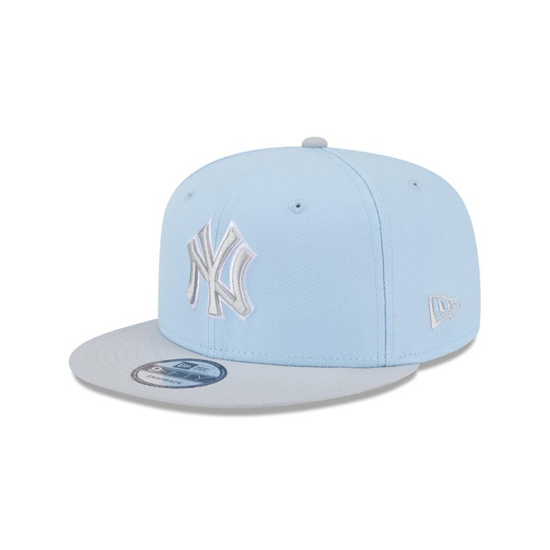 (Youth) New York Yankees New Era MLB 9FIFTY 950 Kid Snapback Cap Hat Light Blue Crown Gray Visor Gray/White Logo (2-Tone Color Pack)
